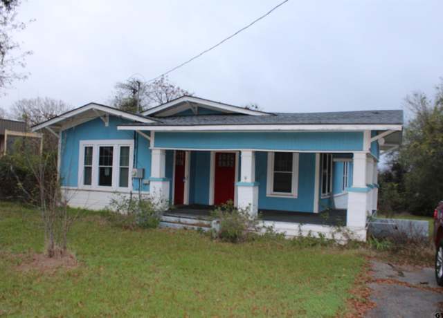 Property at 954 8th St, Cushing, TX 75760, 3 beds, 1 bath