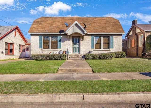 Property at 420 S Spring Ave, Tyler, TX 75702, 2 beds, 2 baths