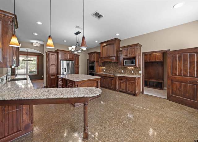 Property at 17153 C R 1108, Flint, TX 75762, 3 beds, 2 baths