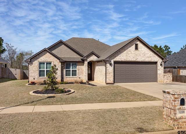Property at 1228 Nate Cir, Bullard, TX 75757, 4 beds, 2 baths