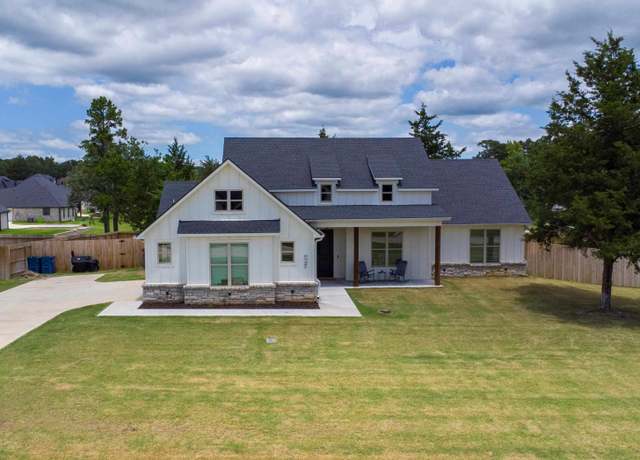 Property at 14620 Woodland Creek Dr, Tyler, TX 75707, 4 beds, 2.5 baths