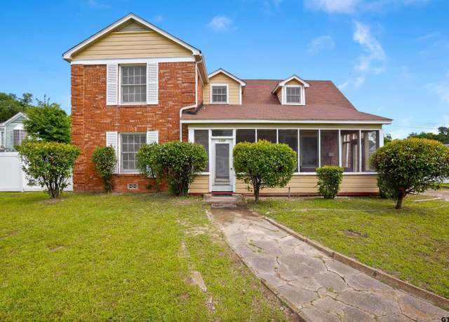 Property at 1405 Mockingbird Ln, Tyler, TX 75701, 4 beds, 2 baths