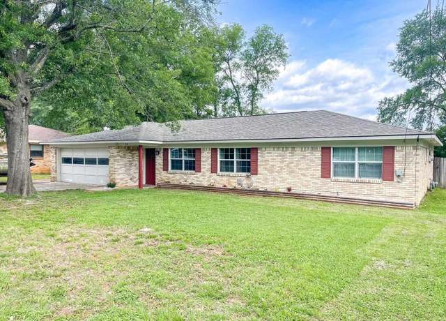Property at 108 Robinwood Dr, Whitehouse, TX 75791, 3 beds, 2 baths