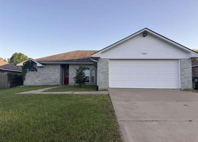 Property at 10845 Nashville Dr, Flint, TX 75762, 4 beds, 2 baths