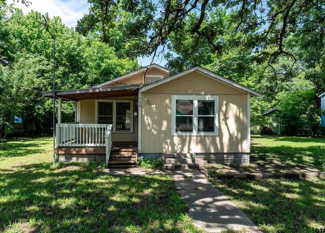 Property at 700 S Pacific St, Mineola, TX 75773, 2 beds, 1 bath