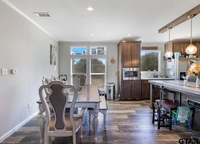 Property at 9444 County Road 4136, Tyler, TX 75706, 3 beds, 2 baths