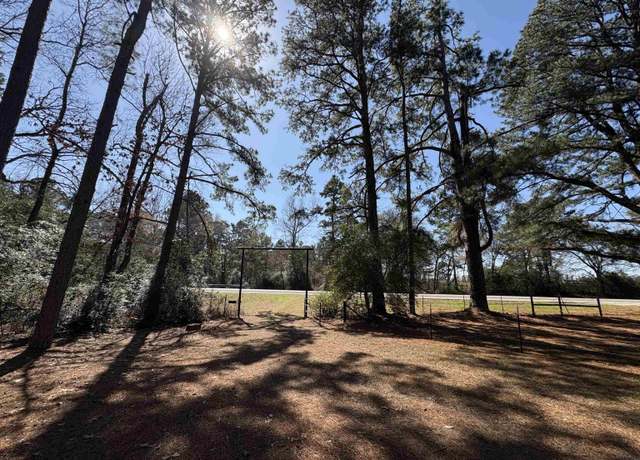 Property at 14305 S State Hwy 19, Elkhart, TX 75839, 1 bed, 1.5 baths