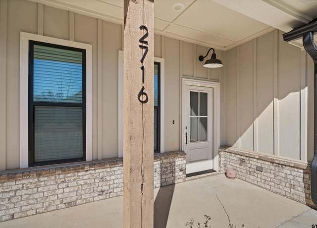 Property at 2716 Royal Village Way, Tyler, TX 75701, 3 beds, 2 baths