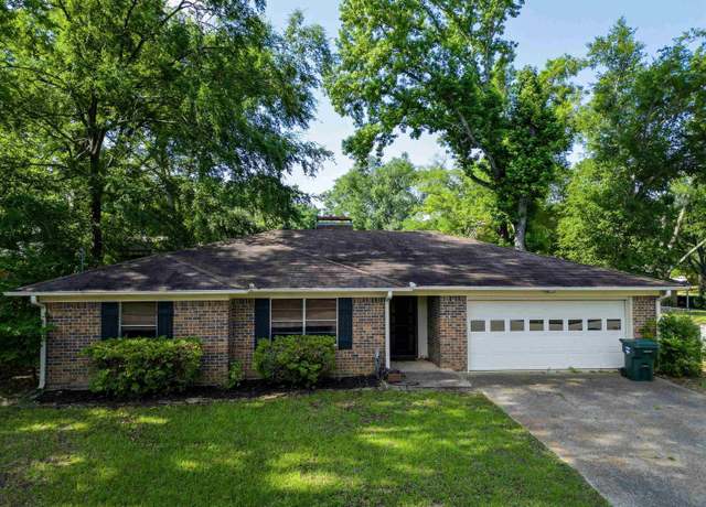 Property at 2505 Merry Ln, Tyler, TX 75701, 3 beds, 2 baths