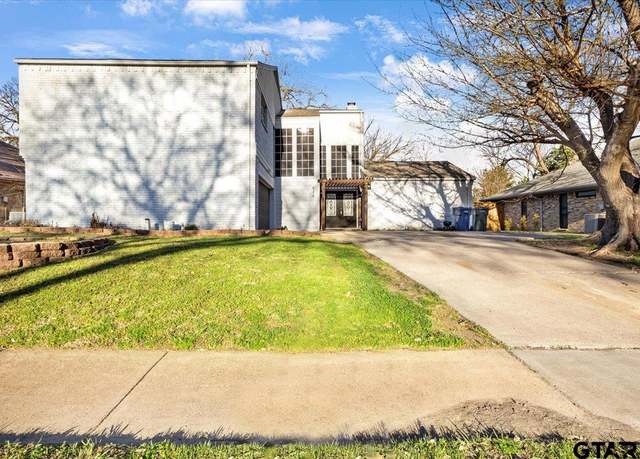 Property at 625 Pebblecreek Dr, Garland, TX 75040, 4 beds, 2.5 baths