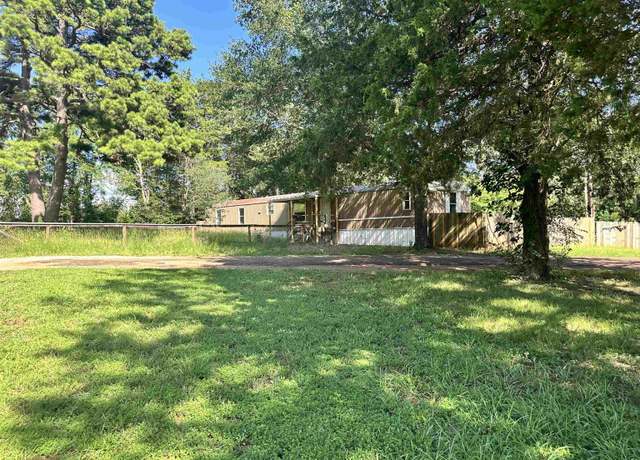 Property at 10562 Shadow Wood Cir, Whitehouse, TX 75791, 6 beds, 3 baths