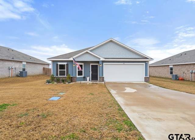 Property at 881 Martin St, Chandler, TX 75758, 4 beds, 2 baths