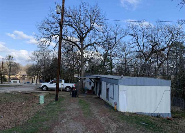 Property at 240 E Elm Dr, Murchison, TX 75778, 2 beds, 1.5 baths