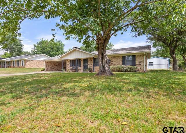 Property at 211 Jeffries St, Lindale, TX 75771, 3 beds, 2 baths