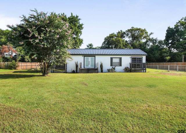 Property at 20870 Joe Paul Ln, Chandler, TX 75758, 3 beds, 2 baths