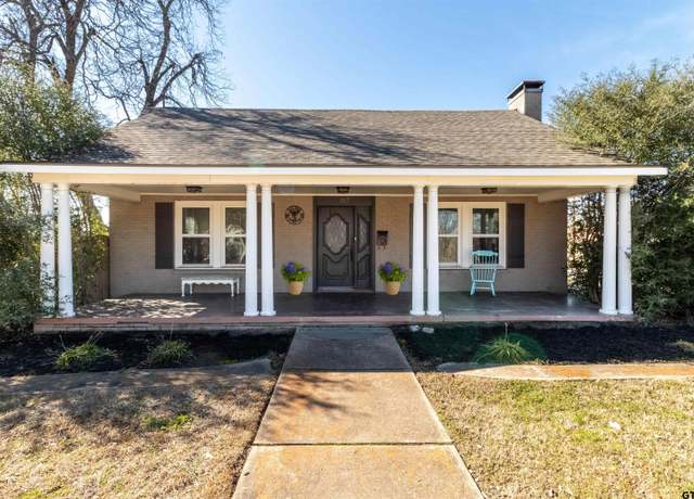 Property at 317 N Newsom St, Mineola, TX 75773, 4 beds, 2.5 baths