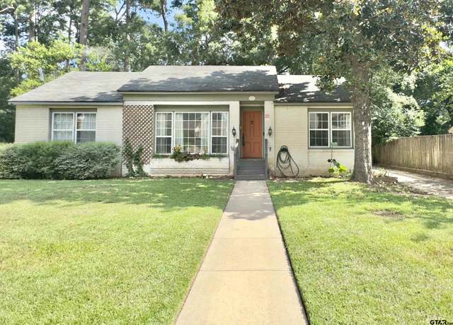 Property at 1012 W 8th St, Tyler, TX 75701, 3 beds, 2 baths