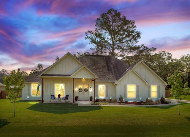 Property at 14423 Woodland Creek Dr, Lindale, TX 75771, 4 beds, 2.5 baths