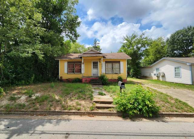 Property at 2304 W Shaw St, Tyler, TX 75701, 3 beds, 1 bath