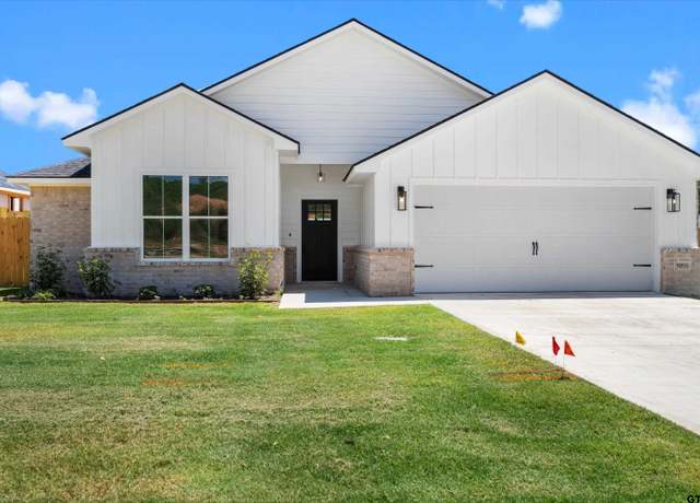 Property at 16513 Crossing Cir, Lindale, TX 75771, 4 beds, 2 baths