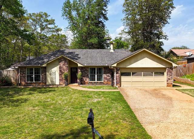 Property at 211 Stacy Dr, Whitehouse, TX 75791, 3 beds, 2 baths