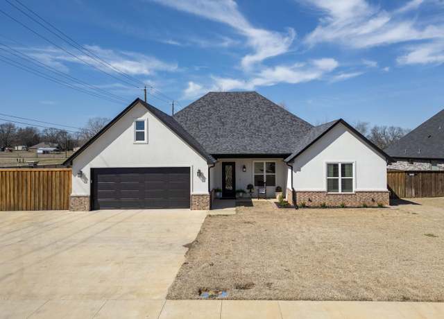 Property at 105 Heritage Way, Bullard, TX 75757, 4 beds, 3.5 baths