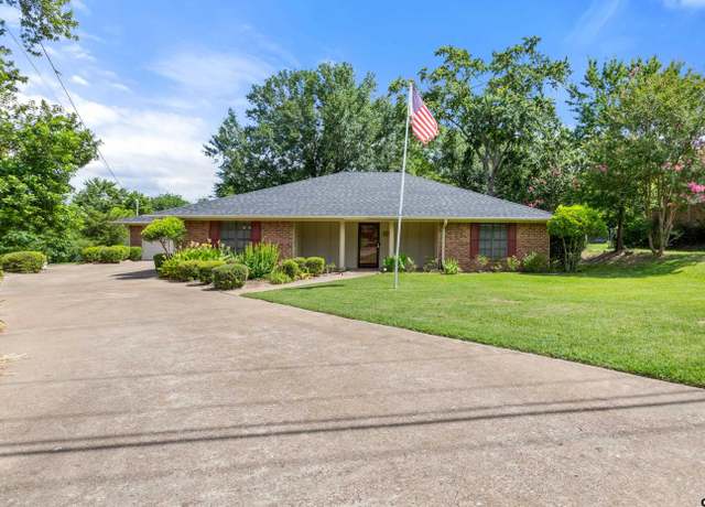 Property at 307 Texas Dr, Hideaway, TX 75771, 3 beds, 2 baths