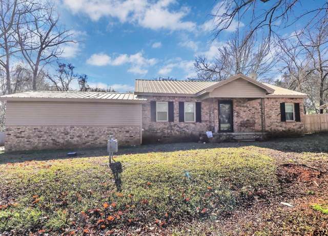 Property at 554 E San Antonio St, Alto, TX 75925, 3 beds, 2 baths