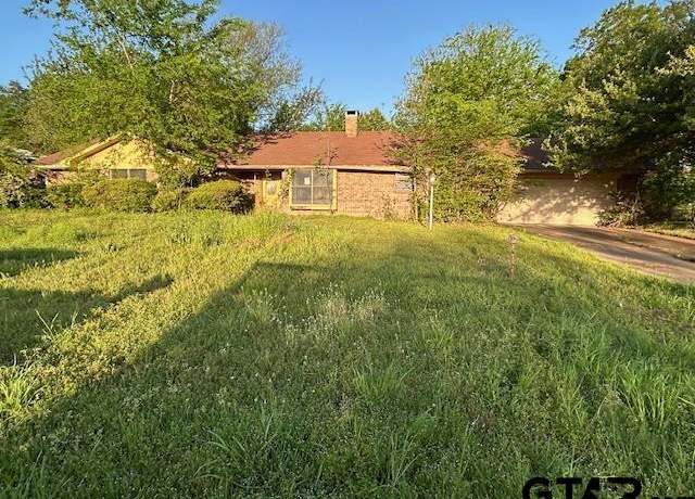 Property at 213 Helm Ln, Sulphur Springs, TX 75482, 3 beds, 2.5 baths