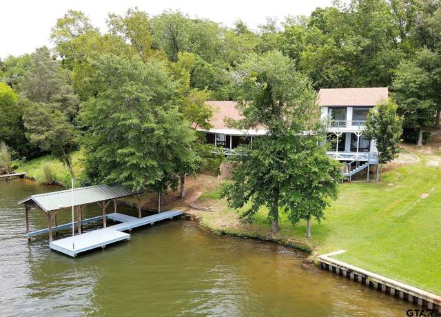 Property at 2001 Lakeshore Dr, Jacksonville, TX 75766, 2 beds, 2.5 baths