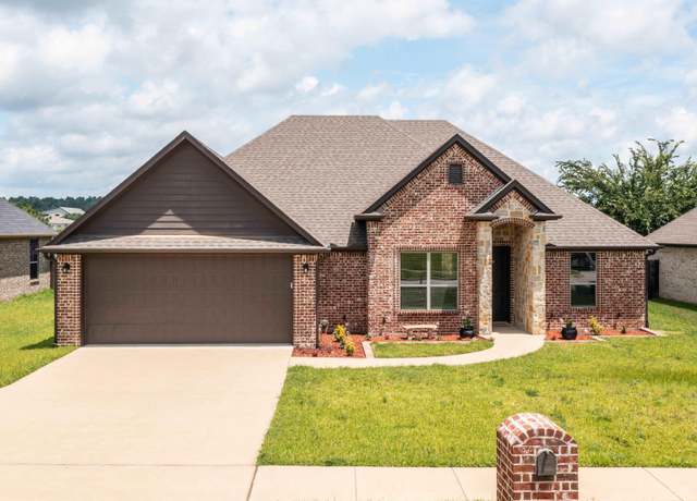 Property at 2009 Grassy Ridge Ln, Tyler, TX 75703, 3 beds, 2 baths