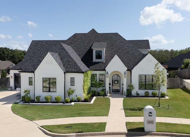Property at 3010 Willow Cir, Tyler, TX 75703, 4 beds, 3.5 baths