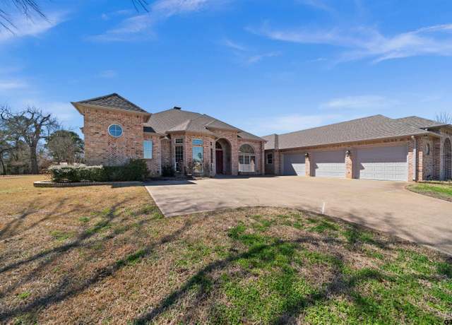 Property at 264 C R 1431, Jacksonville, TX 75766, 4 beds, 3.5 baths