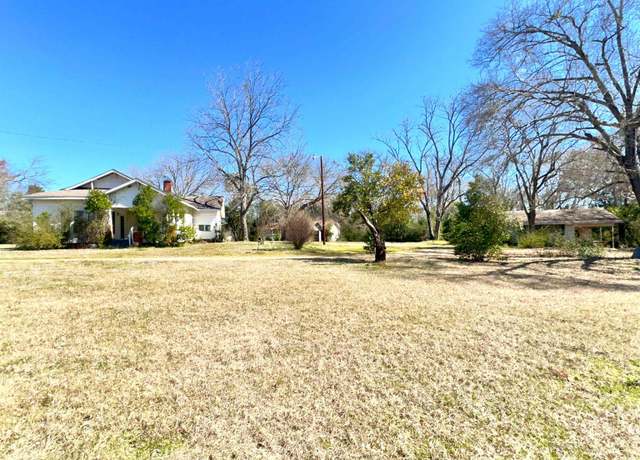 Property at 509 Kickapoo St, Frankston, TX 75763, 3 beds, 1 bath