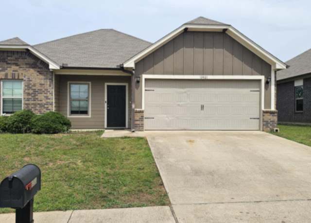 Property at 19481 Big Valley Dr, Flint, TX 75762, 3 beds, 2 baths