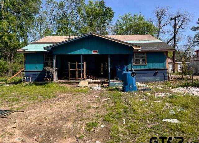 Property at 206 W Main St, Chandler, TX 75758, 3 beds, 2 baths