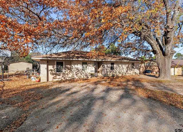 Property at 9880 County Road 1111, Athens, TX 75751, 4 beds, 1.5 baths