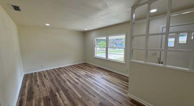 Photo of 320 Northcrest Dr, Tyler, TX 75702