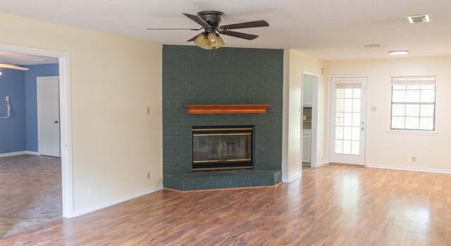 Photo of 1101 Russell Dr, Whitehouse, TX 75791