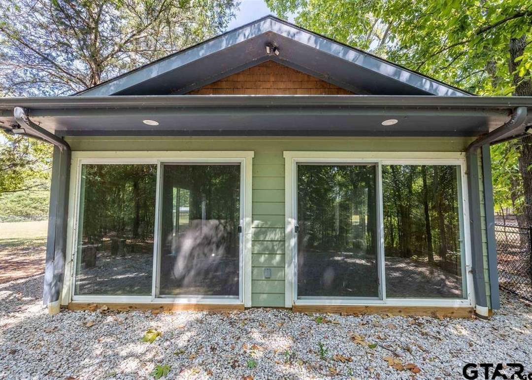 Listing photo #3