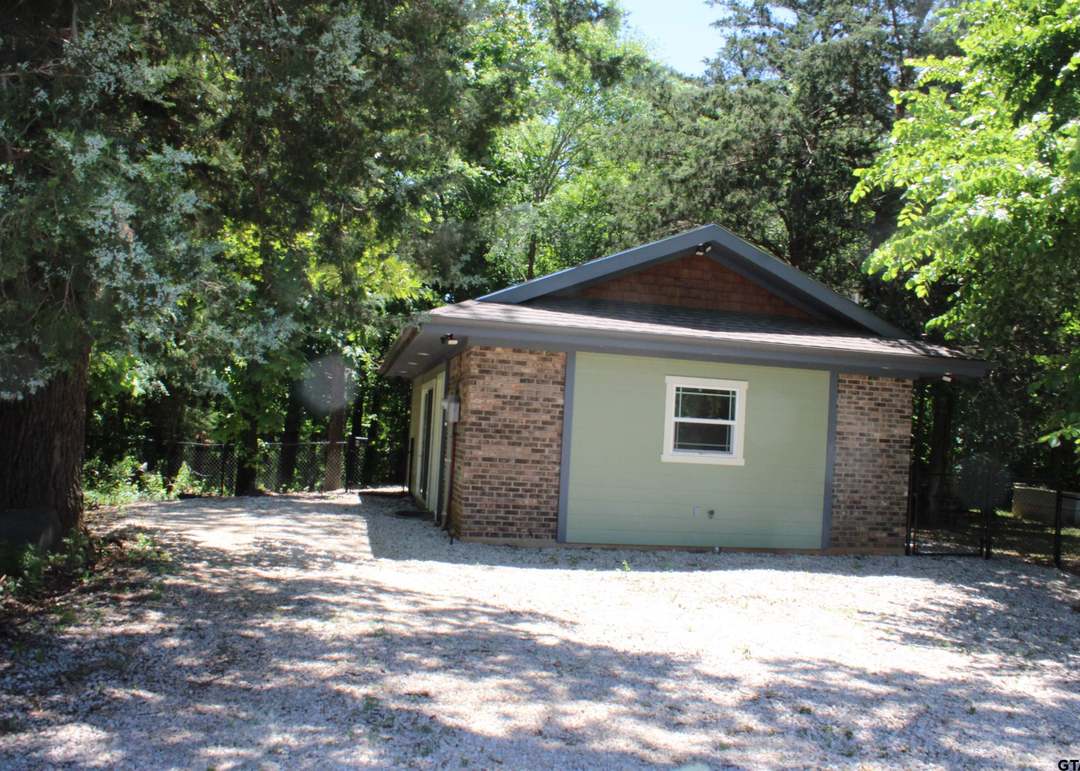 Listing photo #5