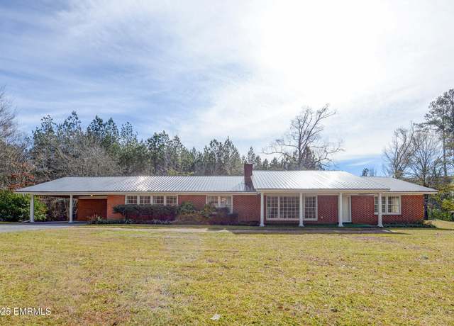 Property at 5019 N Hills St, Meridian, MS 39305, 3 beds, 2.5 baths