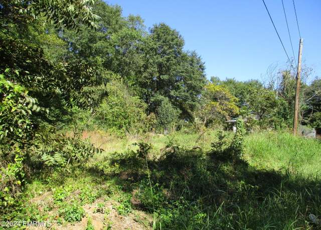 Property at 8th Pl, Meridian, MS 39301