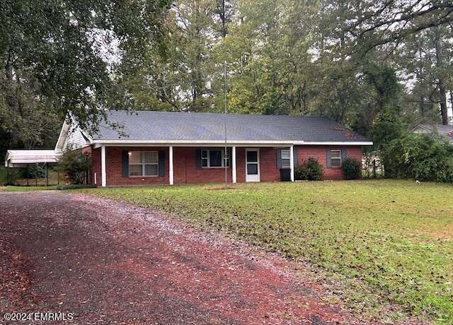 Property at 904 Pecan Ave, Philadelphia, MS 39350, 4 beds, 1.5 baths
