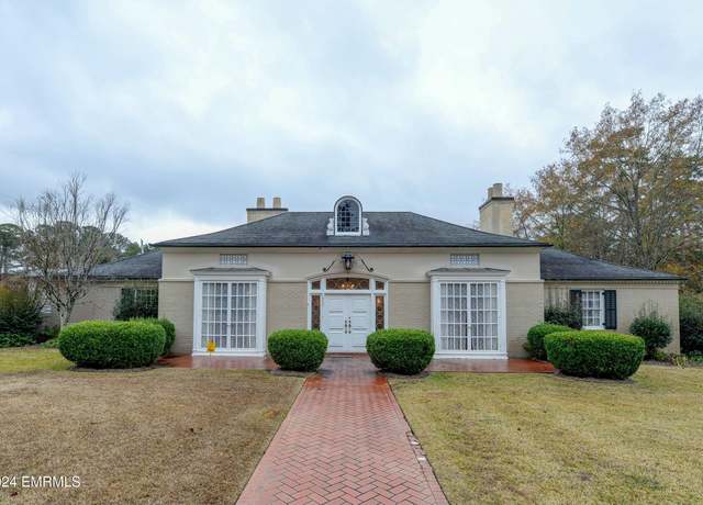 Property at 1805 36th St, Meridian, MS 39305, 4 beds, 4.5 baths