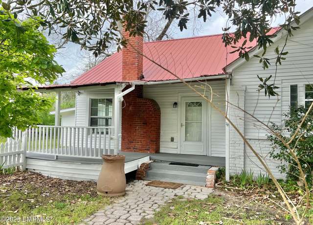 Property at 266 Smede St, Hickory, MS 39332, 3 beds, 2 baths