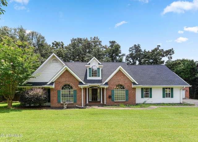 Property at 270 Grand Cypress Dr, Meridian, MS 39305, 4 beds, 2.5 baths