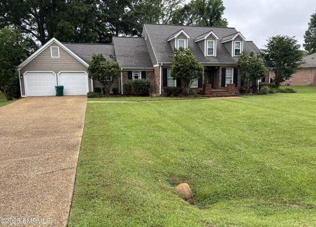Property at 8271 Fairway Dr, Meridian, MS 39305, 4 beds, 3 baths