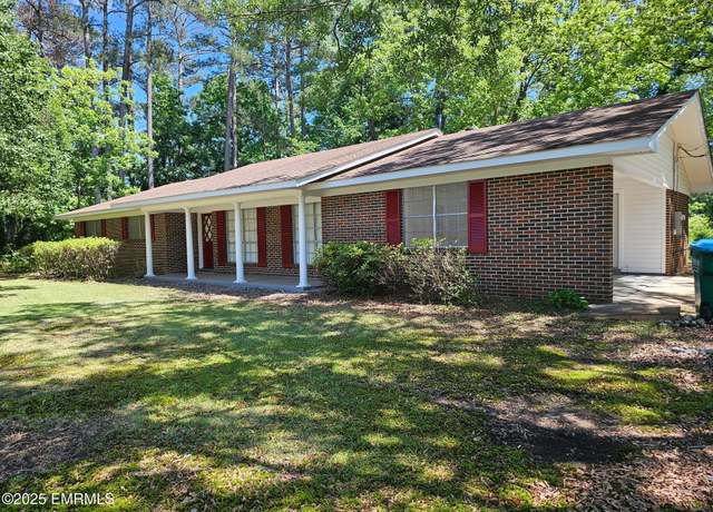 Property at 5705 20th St Ext, Meridian, MS 39307, 3 beds, 2 baths