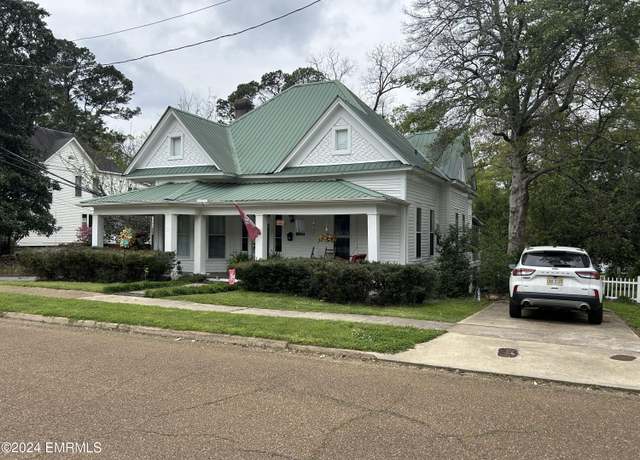 Property at 507 Poplar Ave, Philadelphia, MS 39350, 4 beds, 3 baths